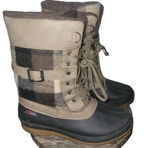 Canadiana Women's Tan and Brown Waterproof Sole Thinsulate Winter Boots Size 8